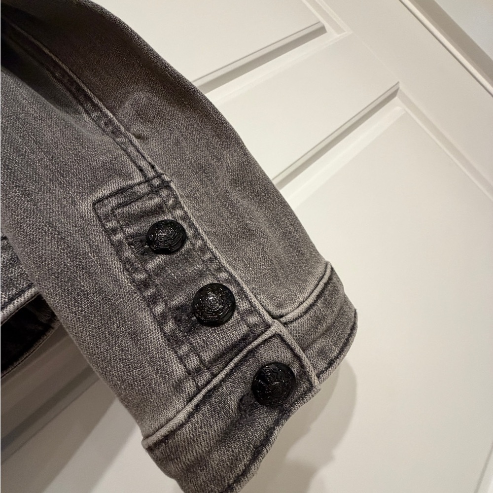 White House Black Market Charcoal Jean Jacket Size 0 - Picture 5 of 7